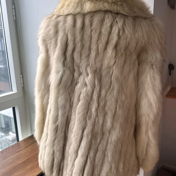 Genuine vintage Fox Fur coat - Picture 2 of 2